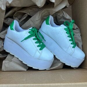YRU “Lala” Platforms White w/ Green laces Size 9